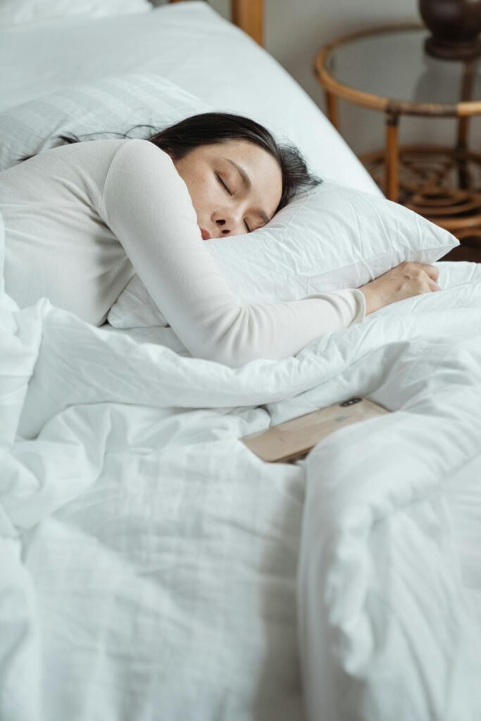 ejercicios para dormir, sueño con ejercicio"
"ejercicios para mejorar el sueño"
"beneficios del ejercicio para dormir"
"rutina de ejercicios para dormir mejor